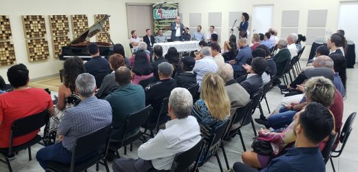 Prefeitura celebra convênio com a Associação Musical de Vinhedo