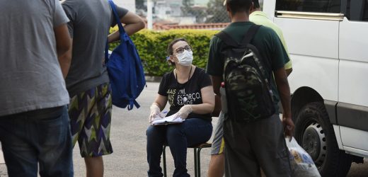 Pessoas em situação de rua passam a receber atendimento emergencial