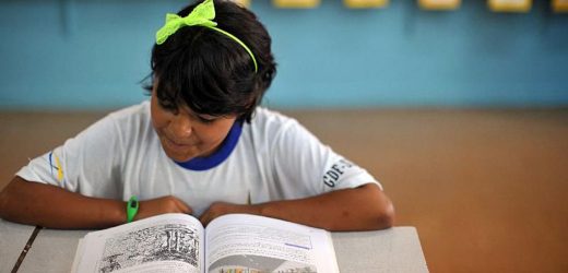 Escolas estaduais reabrem com reforço escolar