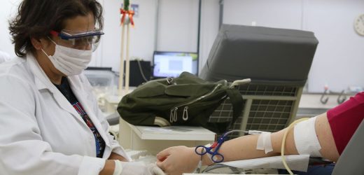 Queda na doação de sangue devido à pandemia preocupa hemocentros