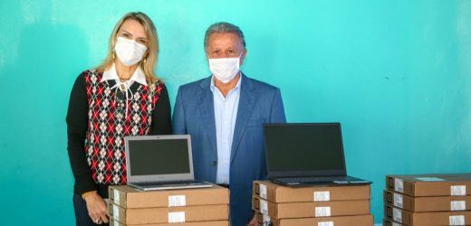 Prefeitura de Vinhedo inicia a entrega dos chromebooks para escolas municipais