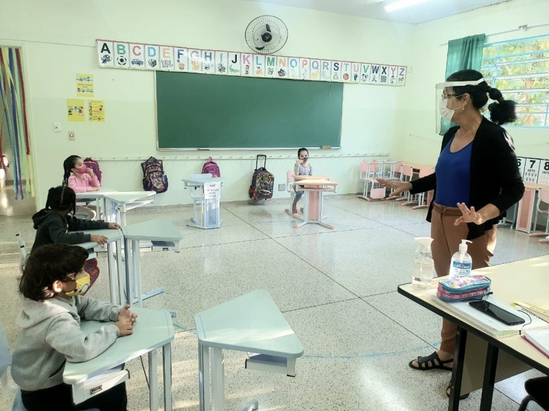 Vinhedo retoma em outubro aulas presenciais de 100% dos alunos do Ensino Fundamental